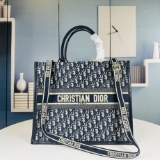 Dior Shopping Bags